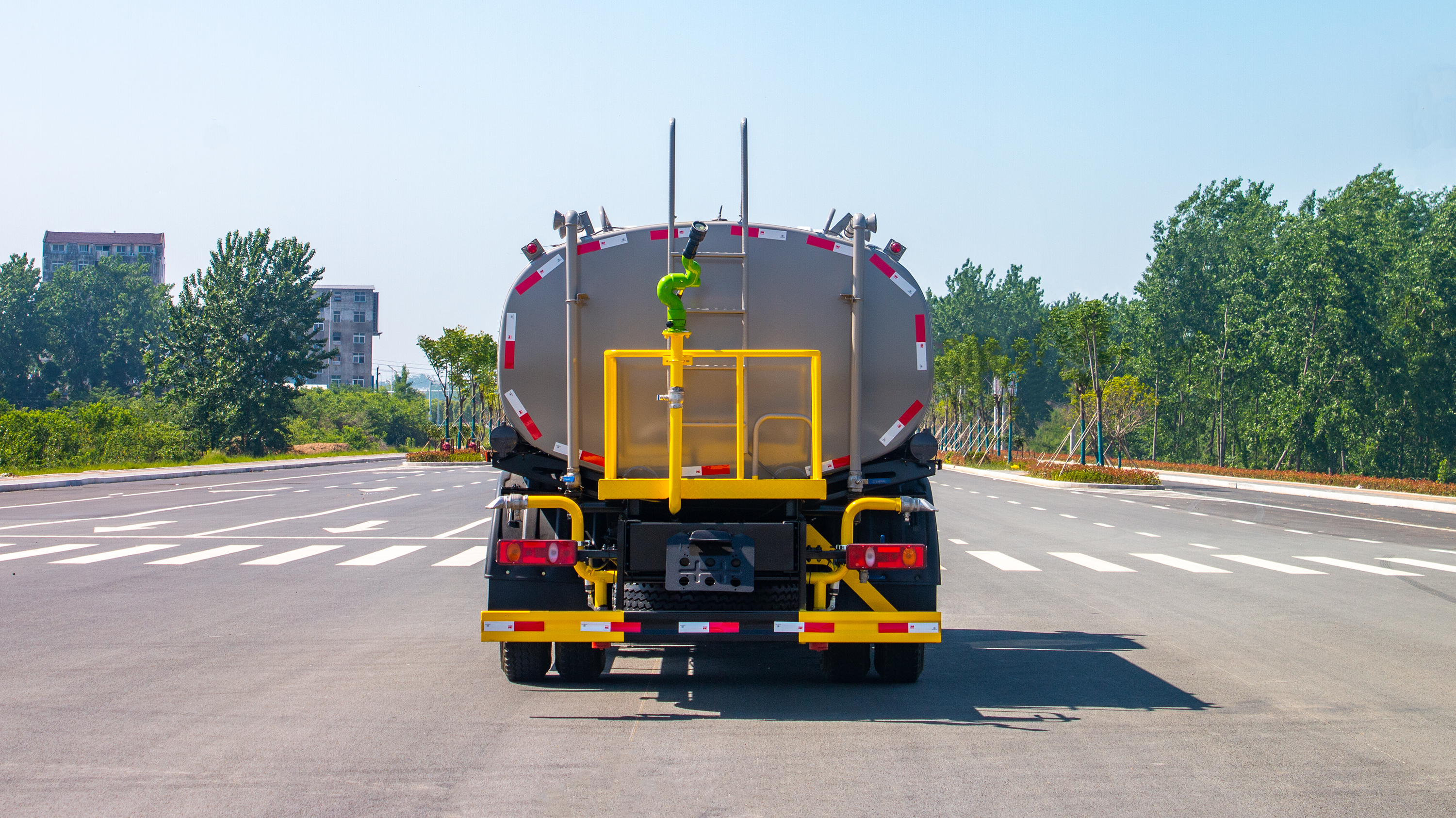 东风华神KL5 12/16.3方洒水车  KLF5161GSSE6