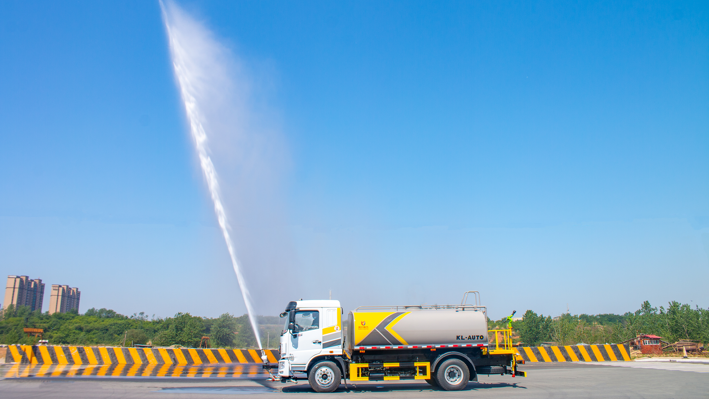 东风华神KL5 12/16.3方洒水车  KLF5161GSSE6